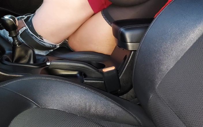 Step Mommy: Зрелую клиентку в сексуальном нижнем белье трахает водитель такси на публике