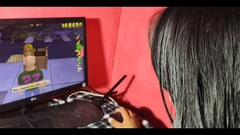 Karla love: 彼女がポルノゲームをしているのを見つけ、彼女は私に彼女のお尻を犯してほしいと頼みました。