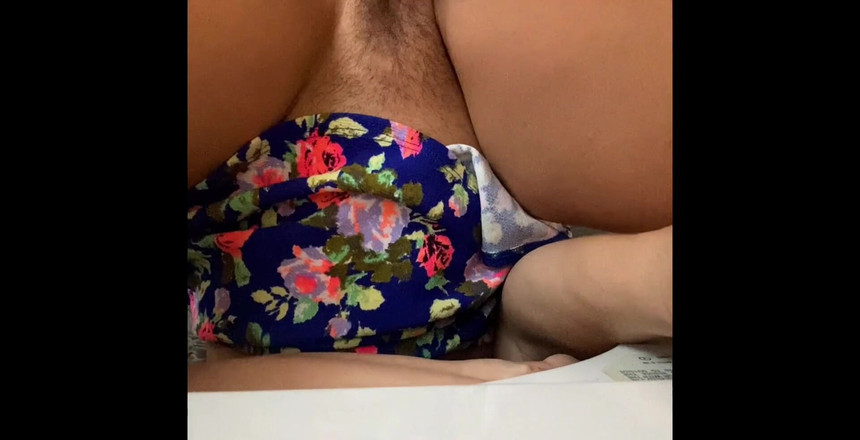 VibeWithMommy: Macocha utknęła w suszarni, a jej chłopiec wykorzystuje sytuację tylko...