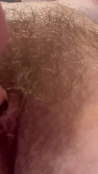 Pikantní stříkání Od hraní s mým klitorisem piercing