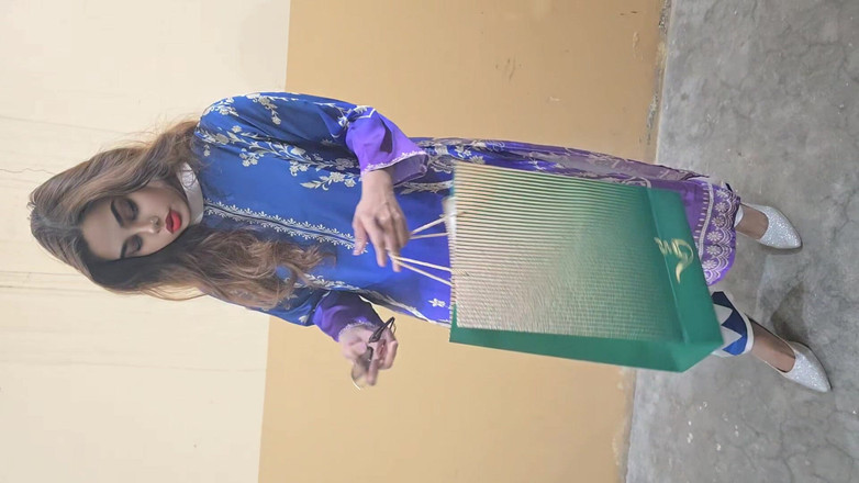 Sairaxsaim: Познайомтеся з моєю подругою з коледжу після довгої чіткої розмови на хінді