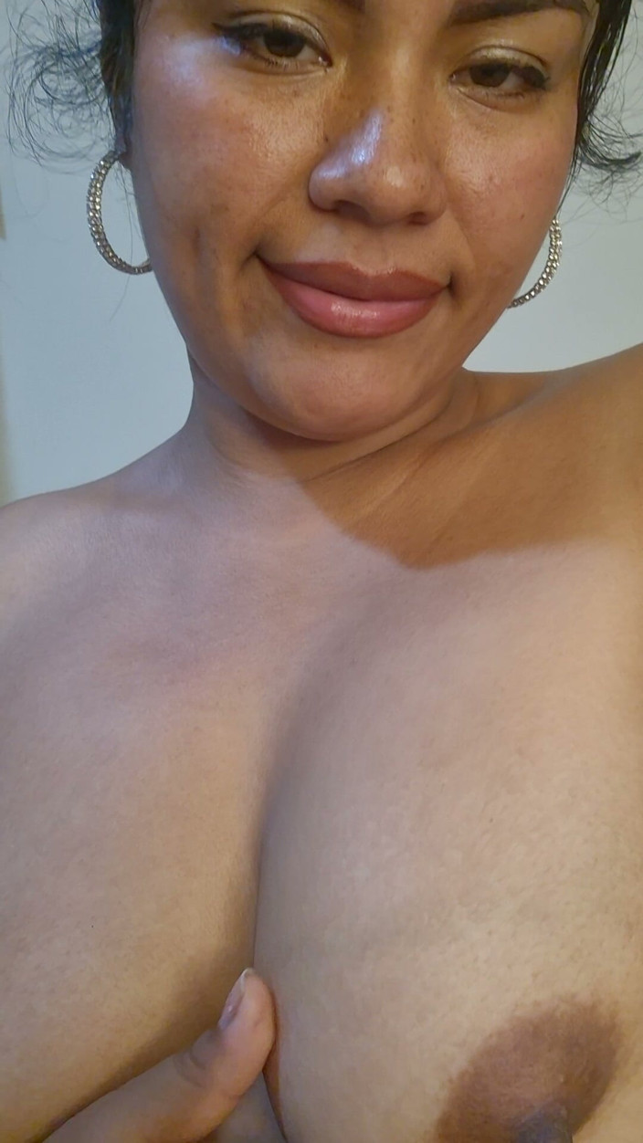 RealAmateuur: I Masturbate for You, Stepdaddy! I Show You My Breasts,...