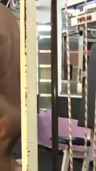 Straight's, wysportowani chłopcy ruchają się w klubie sportowym