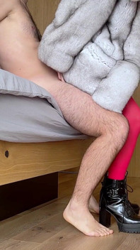 Buitenshuis plagen, bontjas, bonthandschoenen, bonthoed. Perfecte bontfetisj seks!