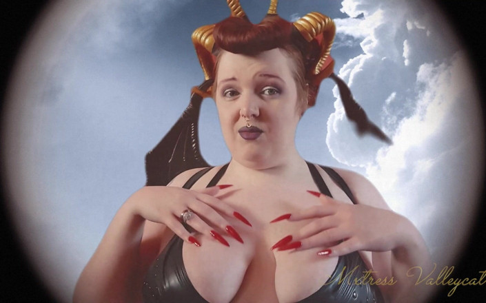 Mxtress Valleycat: Cosplay Day Drain