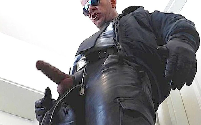 GERMANE_XL: Leather Cop 61 Piss and Cum