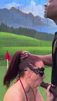 Polyjswitch Hotwife Serve BBC De Joelhos