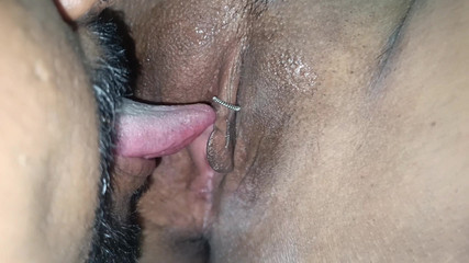 Pushpa studio: Pasutri lagi asik bersenang-senang di ranjang