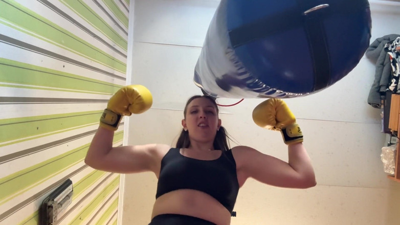 Hottie goddess: Boxing Punch - lingerie provoca em primeiro plano