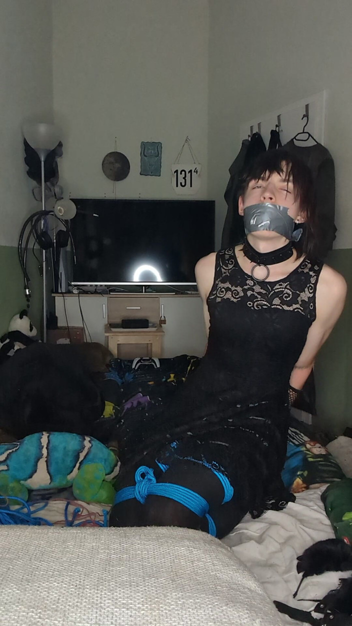 AJ_the_catgirl: Tampalan Tali Littel dalam pakaian