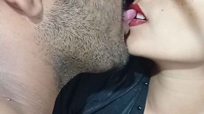 Dearshivani: Bacio delle labbra con una ragazza musulmana