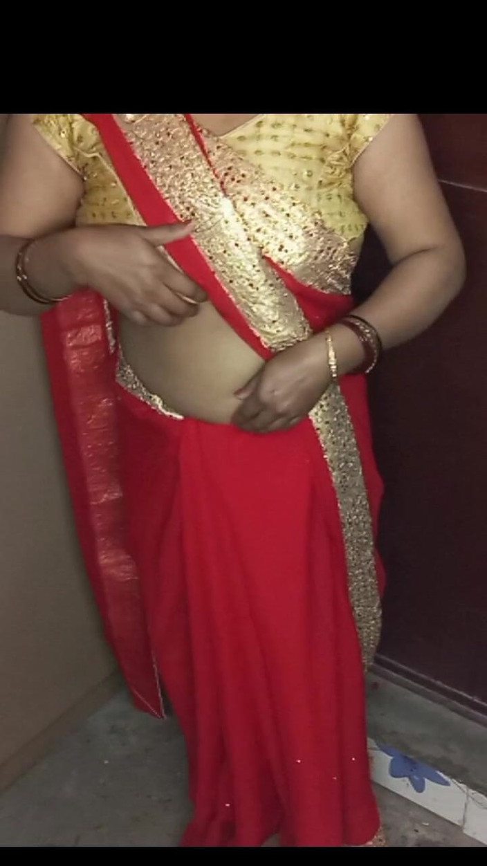 Manjushukla: A meia-irmã sedenta de Lond está colocando um dedo nela.