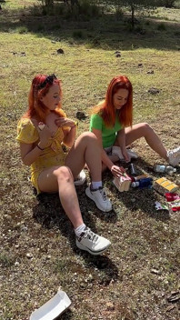 Picnic with My Girlfriend in Forest and Leave Lots of Trash