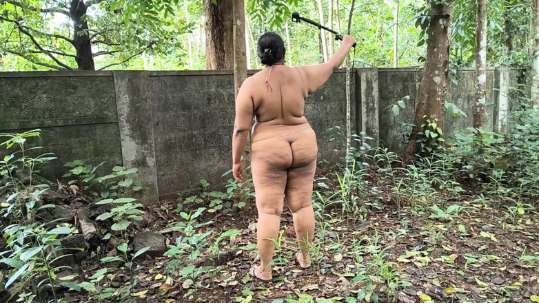 Anne Ipe: Desi Chubby Girl Going Nude in the Woods