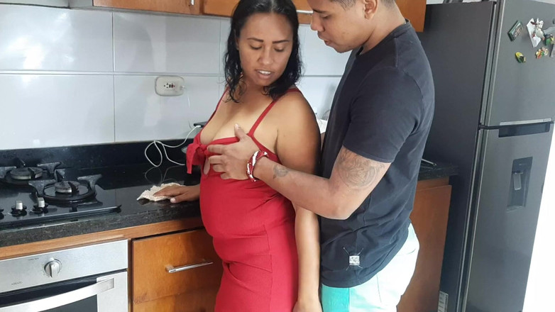 LanaKumari: La Lana Arrapata Succhia Il Mio Cazzo in Cucina