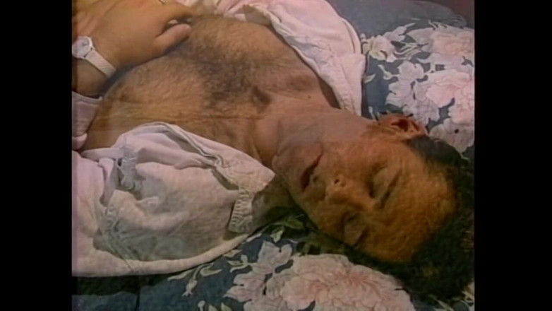 Vintage Usa: 大きなお尻のホットな継母が義理の息子の絶頂を手伝う