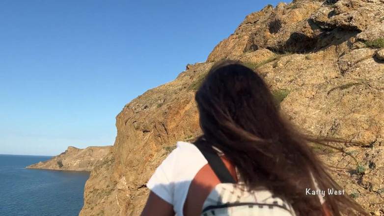 Katty West: Bellezza con un bel si arrampica sulle montagne per masturbarsi