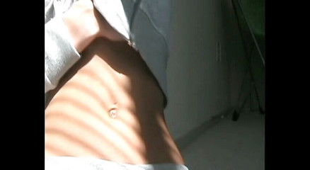 Femdom Austria: Cewek itu bikin kamu coli ke tubuhnya yang aduhai