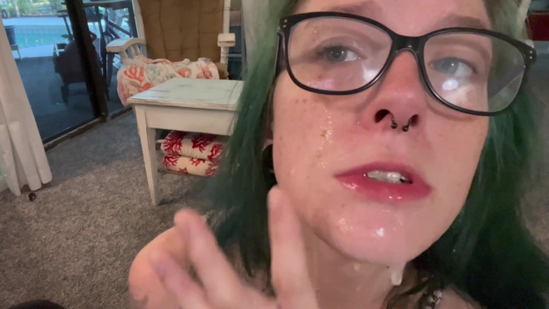 Missellie8: Nut Hungry Slut