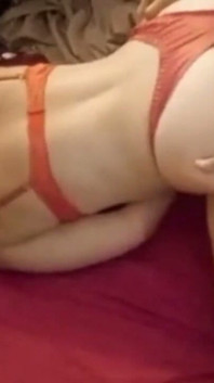 아마추어 수제 새틴 란제리(팬티, 옷을 입은 섹스), 하이힐과 스타킹, 타이츠, 구강성교, 림 삽입, 엉덩이 때림