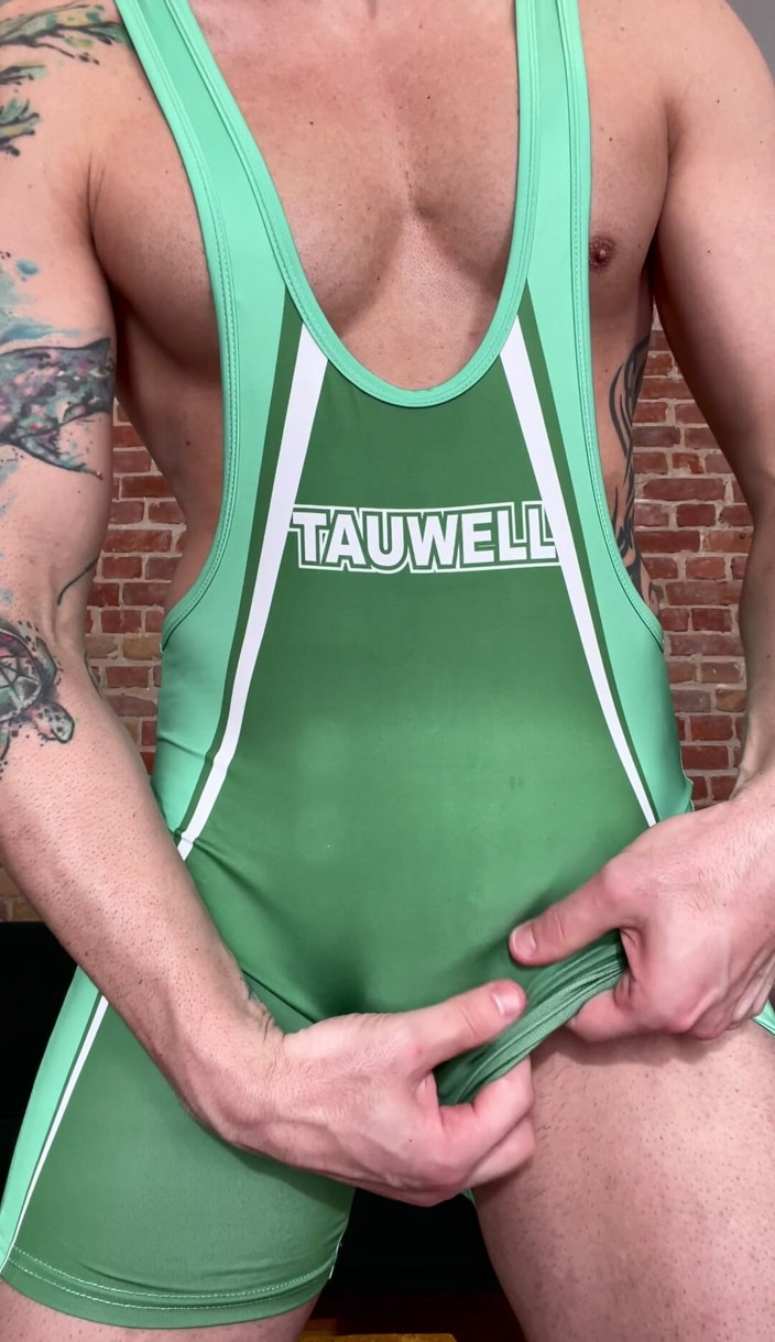 Spandex Boy: Jock Rubs His Cock in Wrestling Singlet and Cums Hands...