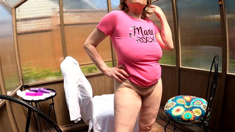 MarieRocks: Naked on a Sunny Day