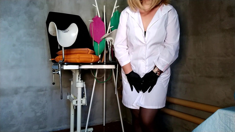 Elena: Russian chubby nurse milf and 800 ml urine