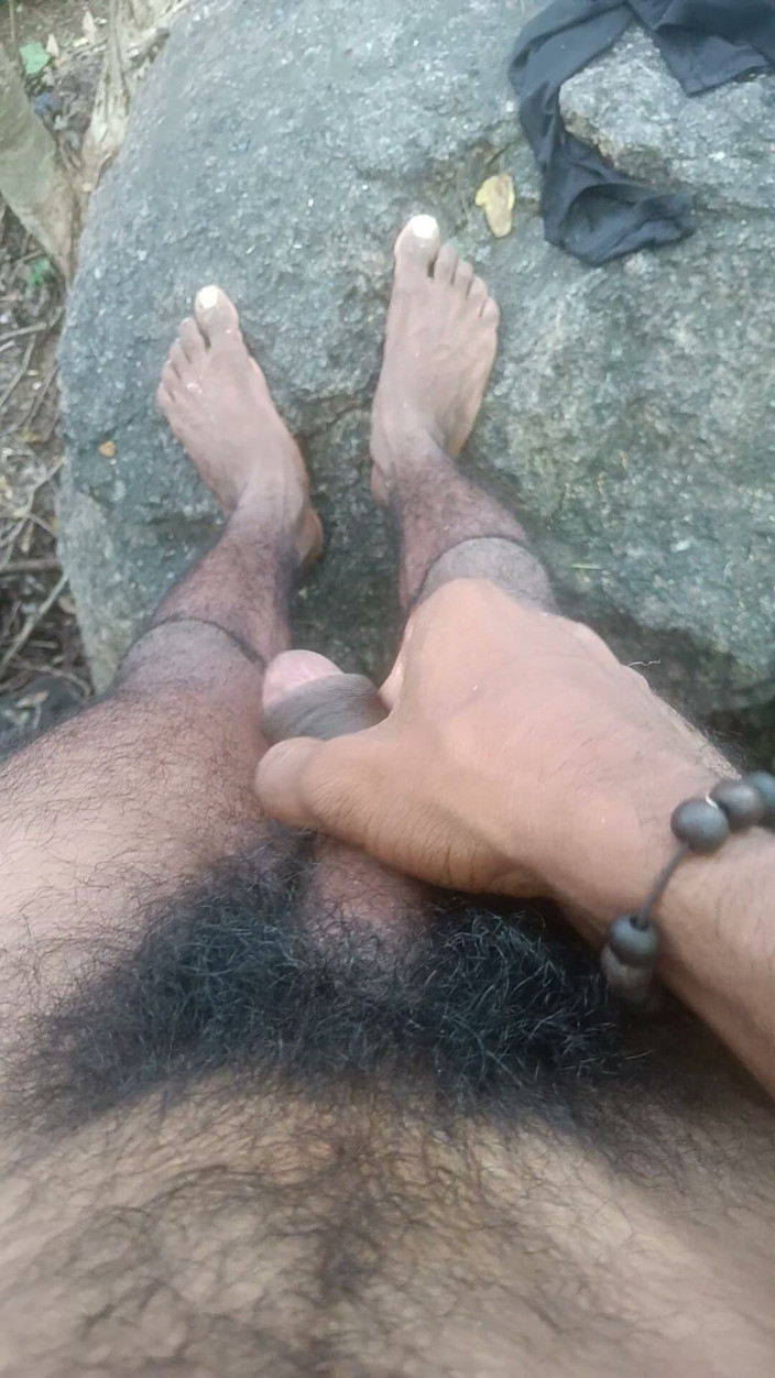 AURA THINGS: Hot Indian Desi Boy Masturbate