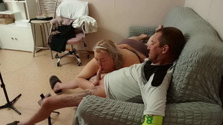 Zona901: 순진한 오럴 후 정액을 삼키는 이웃