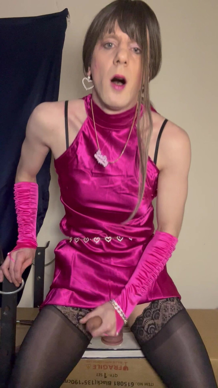 Jessica silk: Jess berijdt dildo