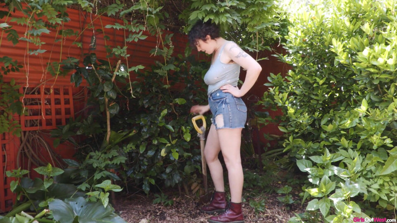 Girls Out West: Horny hairy gardener with big boobs masturbates outdoors