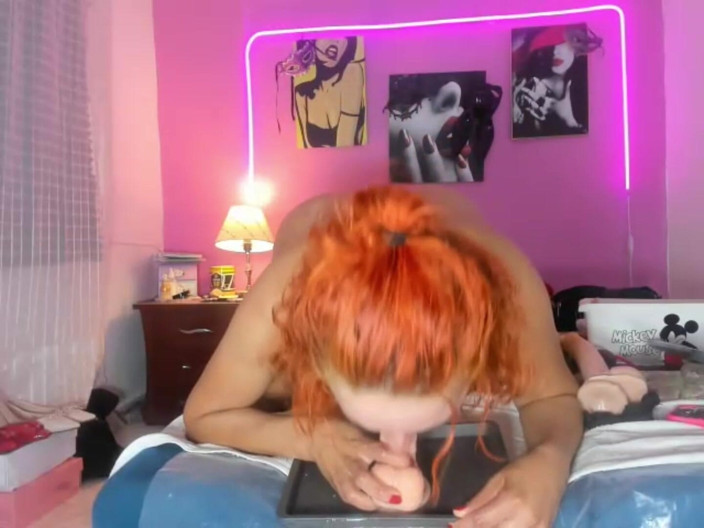 Niki Fox: Smyslně si užívám prstěním mokré kundičky a deepthroating robertkem
