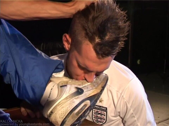 Young Bastards: Trattamento grezzo del dello skater