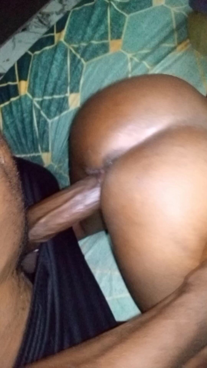 Londiq girls: 10 Cm Enorme Zwarte Pik Die Zwarte Strakke Kut Uitrekt...