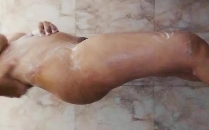 Riyathakur: Desi Virgin Girl Washing Her Pussy and Masturbation