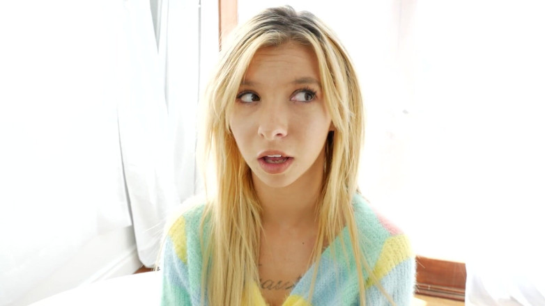 Spankmonster: 21 yaşındaki deve toynağı amcıklı genç rüya sarışın kenzie reeves...