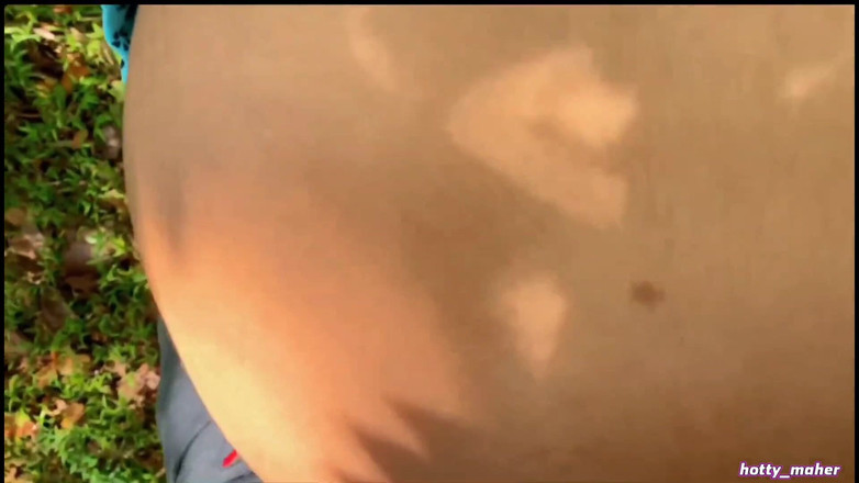 Ashique: Un demi-frère et sa demi-sœur pique-nique dans la forêt se...