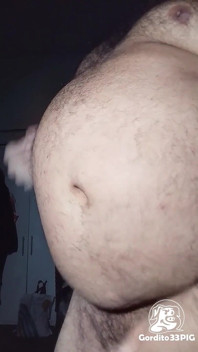 Cerda masturbándose