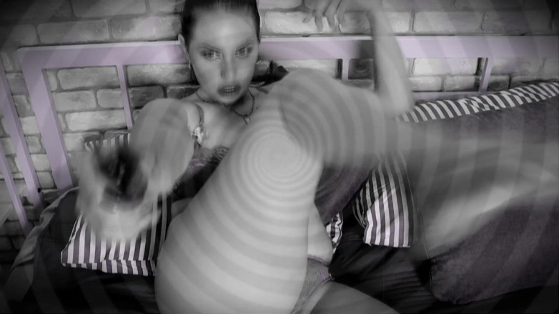 Goddess Misha Goldy: Sniffers Everyday! Your Totally Stuck in This Addiction! Orgasm Denial!