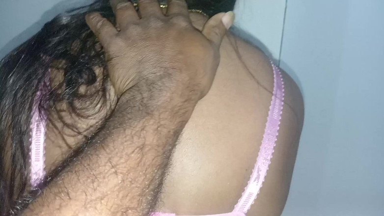 NisansalaS: Asiatisk mamma och pappa hörde från dig med röst