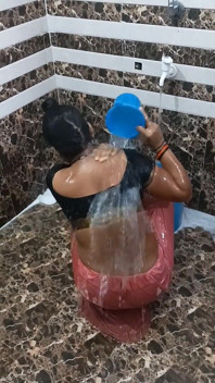 Desi-Frauen-Badezimmervideo