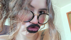 Rarible Diamond: Lippen ruiken voor stiefvader