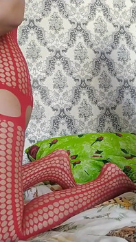 Sexy macecha je ošukaná dvěma ptáky