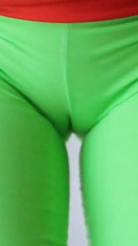 Domácí latina brunetka jóga kalhoty stydké pysky a velký dildo šukání POV