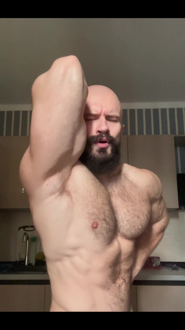 Mister Stone: Verehre mich morgens