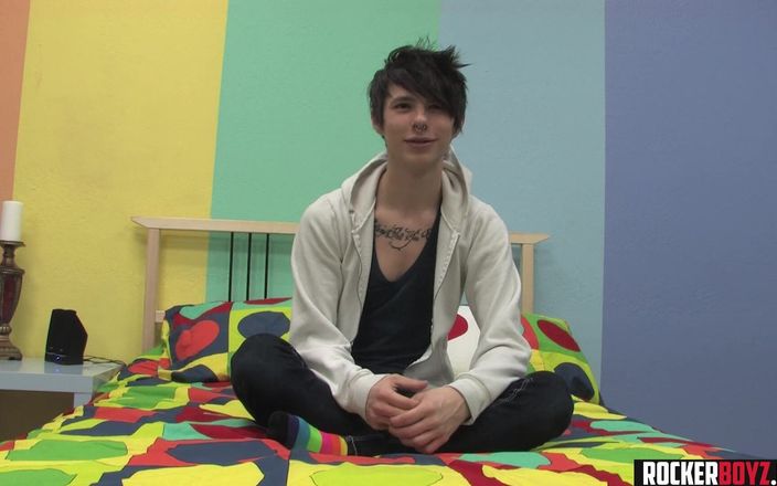 Rocker Boyz: Big Dick Emo Twink ryck av och blåser en belastning