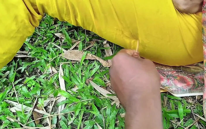 NixLeno: Outdoor Sex Indian Village Girl Fucking Hard with Boyfriend XXX...