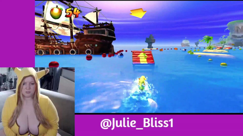 Julie_Bliss: Chica gamer - crash bandicoot 3