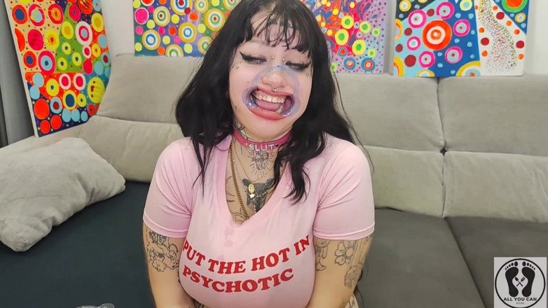 All You Can Fetish: Bimbo Curvy Girl Mouth Tongue Fetish
