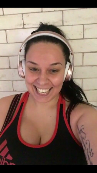 Anastasia Lux: Antrenament la sală... Cardio înainte de Greutăți și Da I Tren de 5...